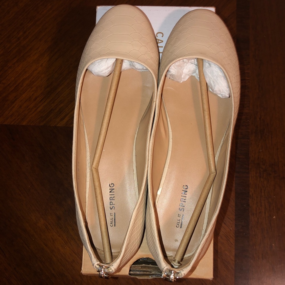 CALL IT SPRING BREVIA FLATS SIZE 8.5
